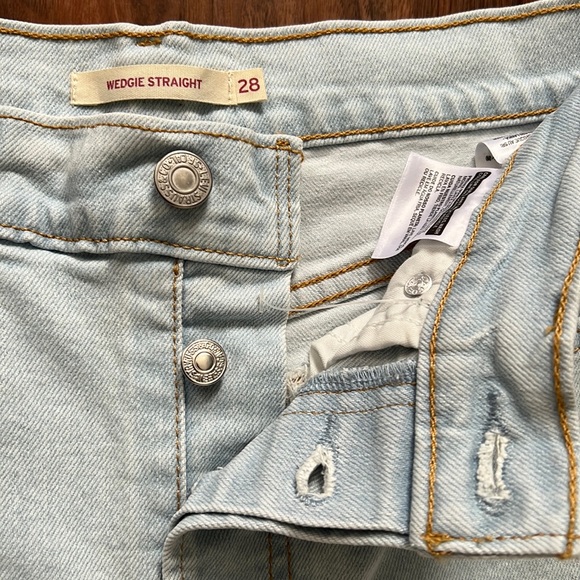 NWOT Levi’s Wedgie Straight, 28x28 - Picture 10 of 17